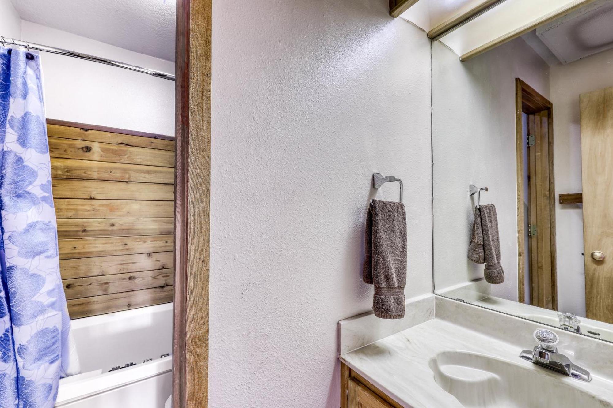 Lift Condos エンジェル・ファイアー 部屋 写真
