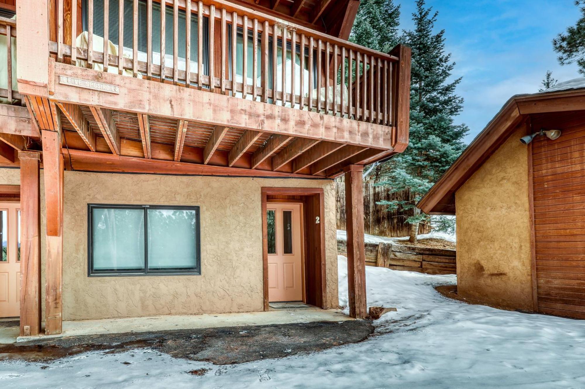 Lift Condos エンジェル・ファイアー 部屋 写真